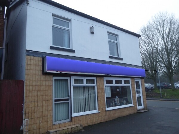 Freehold A5 Commercial Premises with 4 bedroom flat Takeaway Potential Restaurant Business For Sale Photo 4