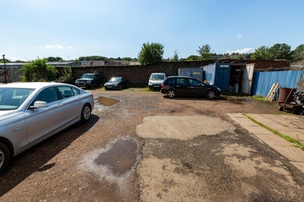 UNDER OFFER - Freehold Garage and Large Yard for Sale, Dundee Photo 4