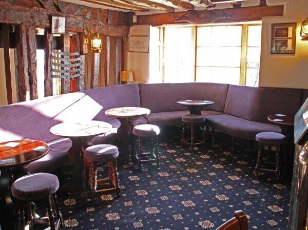 KENT - CHARMING LOCAL PUB Photo 4