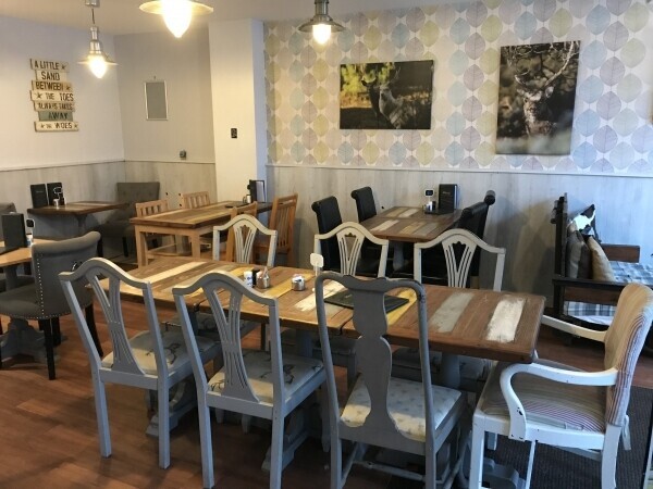 Beautifully Presented 35 Cover Cafe & 3 Bed Flat Photo 4
