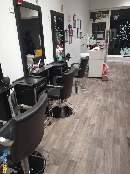 Unisex hair salon. Based in gu51 area. Established for over 30 years Photo 1