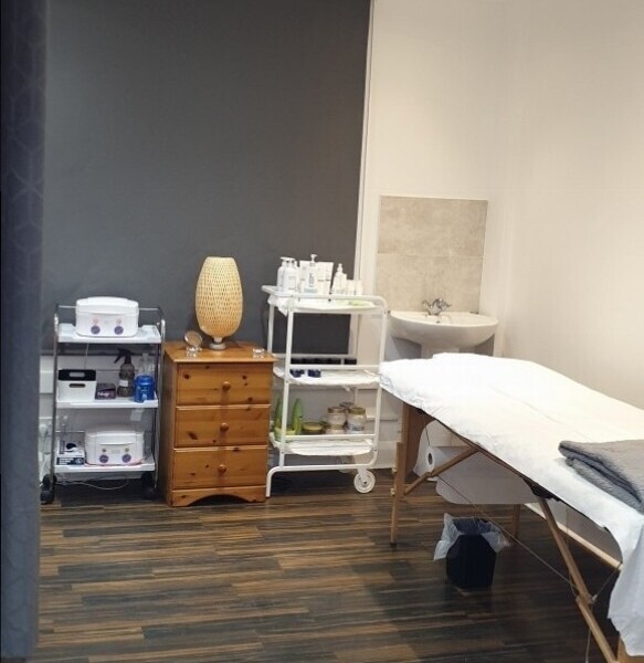 Beauty salon for sale Photo 4