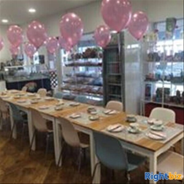 Under Offer: Tearoom With Coffee Bar, Ice Cream Parlour And Chocolate Shop - Hampshire Photo 4