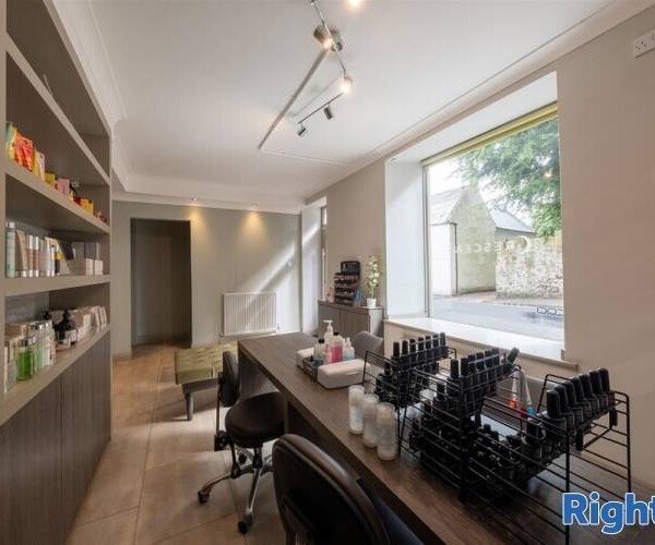Health & Beauty Salon - Fife Photo 4
