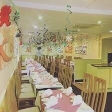 Busy restaurant and takeaway in an affluent beds Village location Photo 4