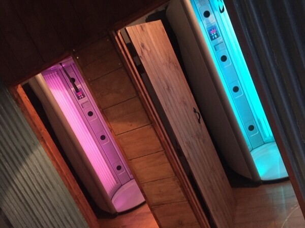 Sunbed, Nail & Beauty Salon Photo 4