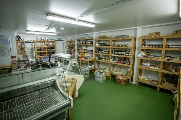 An excellent opportunity to acquire a high volume fish smokehouse in an excellent location Photo 4