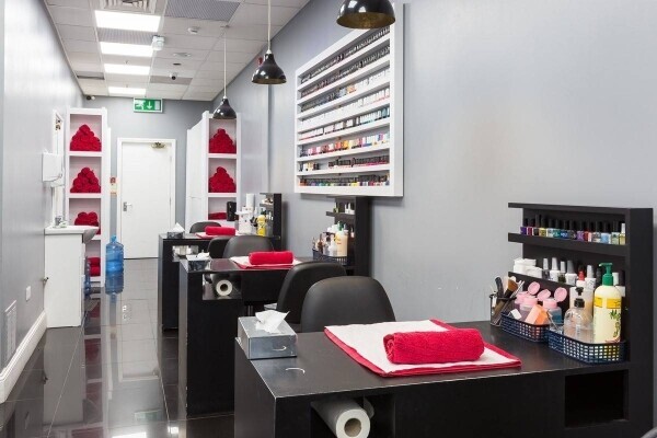 Beauty Salon - Hampshire Photo 4