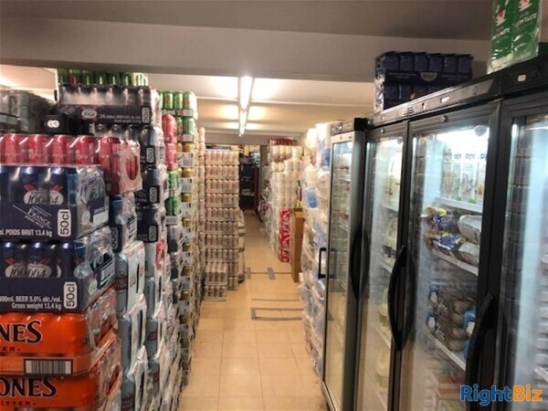 Under Offer: Supermarket/Convenience Store in Affluent Location Tamworth, West Midlands Photo 4