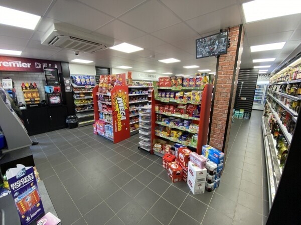 Convenience Store & Off Licence in North Shields with new High Spec Re-fit Photo 4