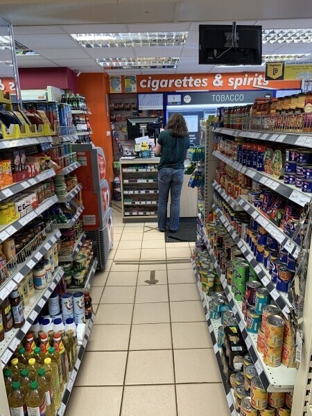 Well Presented High Turnover Profitable Business Fantastic Location - Freehold Option Available Photo 4