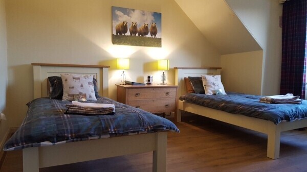 HOLIDAY LET | BED & BREAKFAST | LARGE FAMILY HOME Photo 4