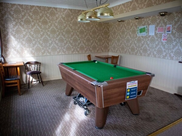 HAMPSHIRE - PURPOSE BUILT COMMUNITY PUB Photo 4