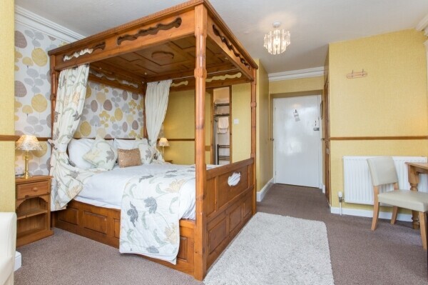 Leasehold Guest House in the centre of Bowness with 11 Letting Rooms and Private Owners Accomodation Photo 4