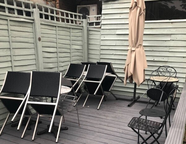 Upmarket and Friendly Café in Surbiton Photo 4