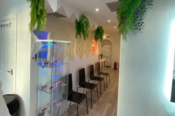 Established Tanning & Beauty Salon - Wilmslow Photo 4