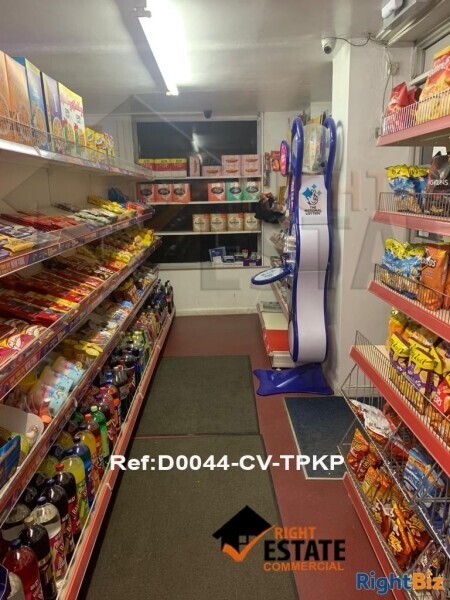 Off licence with Post Office and three bedroom flat above lease for sale Photo 4