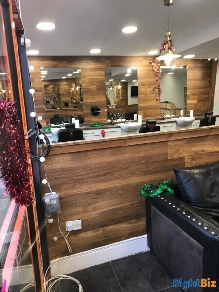Leasehold barbershop at West Green Road N15 area in North London. Photo 4