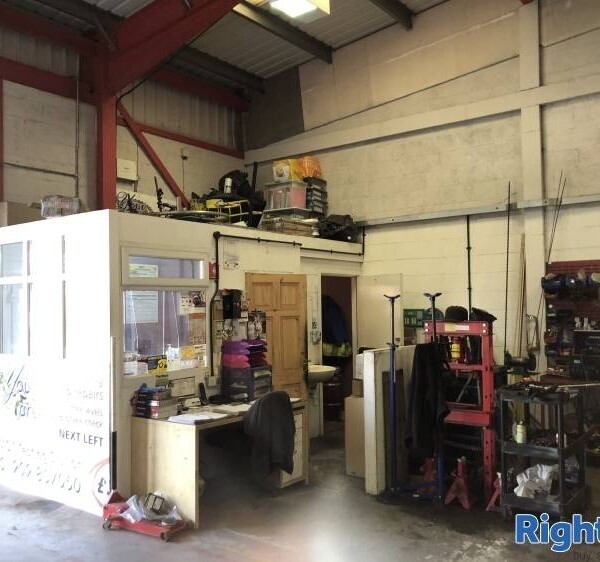 Well-established MOT and Service Centre in Nottinghamshire Photo 4