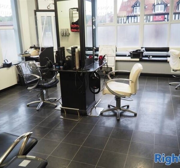 Hair Salons For Sale in Gainsborough Photo 4