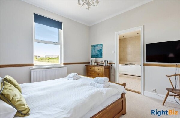 Immaculate Hotel on the North Cornish Coastline For Sale in Perranporth Photo 4