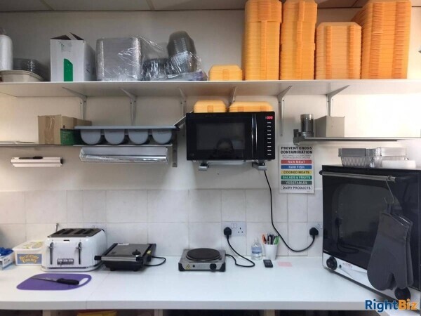 Leasehold Café & Takeaway Located In Bulkington Photo 4