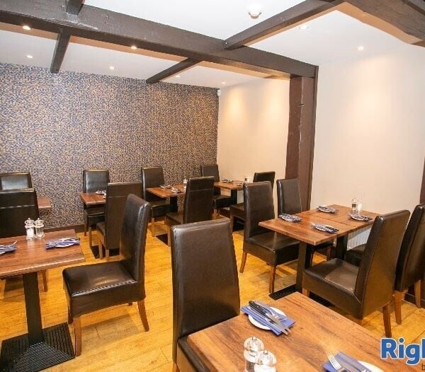 To Let - Opportunity To Acquire A Restaurant In An Affluent Village In Central Scotland. Photo 4