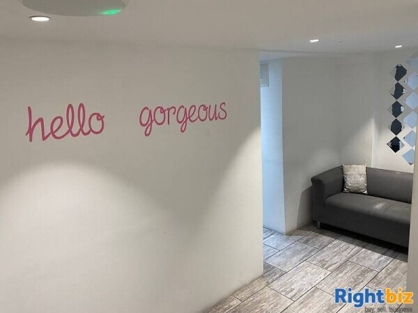 Well established Nails & Beauty salon for sale. Photo 4