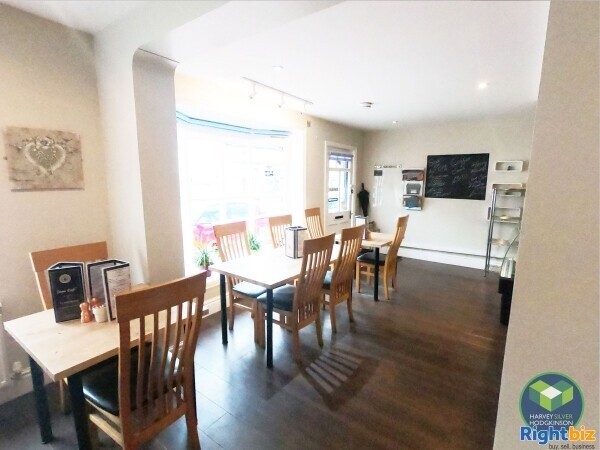 CAFE: PRESTBURY: Photo 4