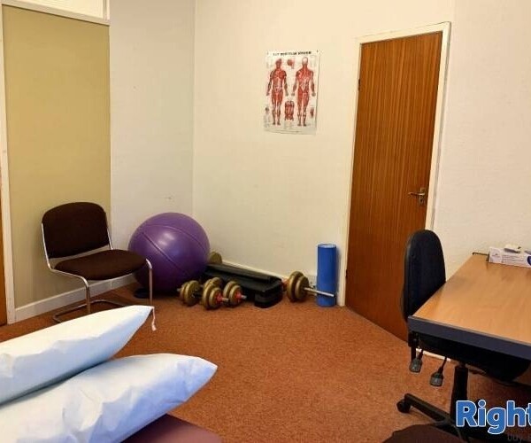 Physiotherapy/Sport Massage Clinic - S Yorkshire Photo 4