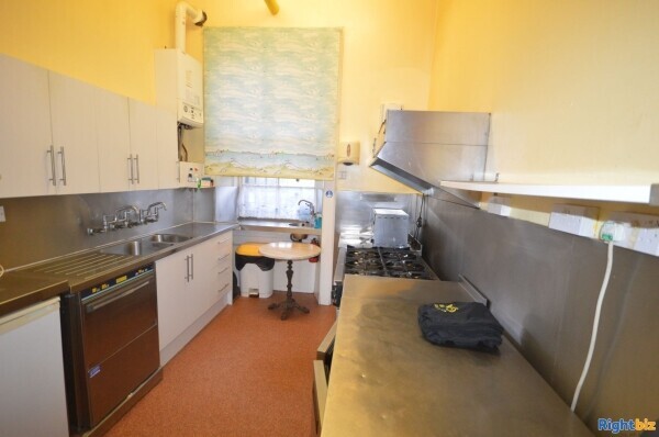 Beautifully presented Class 3 café premises located on the High Street in North Berwick (ref 1370) Photo 4