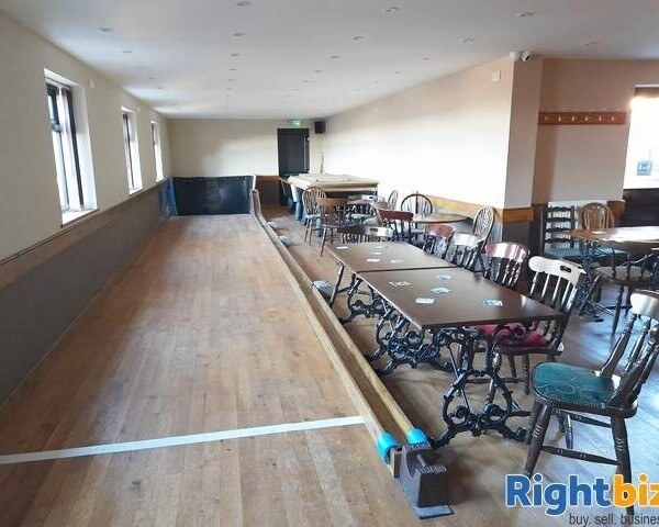GLOUCESTERSHIRE - TRADITIONAL COMMUNITY PUBLIC HOUSE IN BUSY FOREST OF DEAN TOWN Photo 4