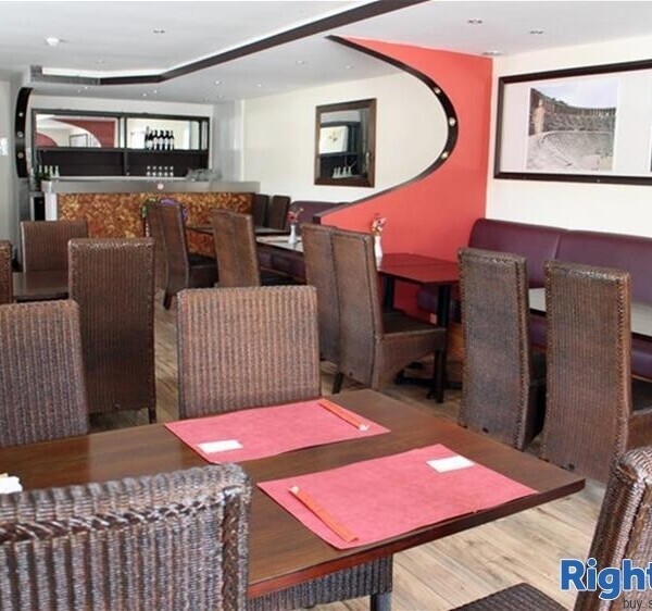 MONMOUTHSHIRE - BUSY TOWN CENTRE CAFE RESTAURANT Photo 4