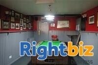 BERKSHIRE - PUB IN LARGE VILLAGE Photo 4