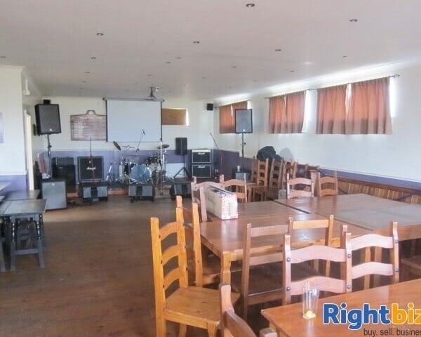 CARMARTHENSHIRE - VILLAGE CENTRE PUB & RESTAURANT Photo 4