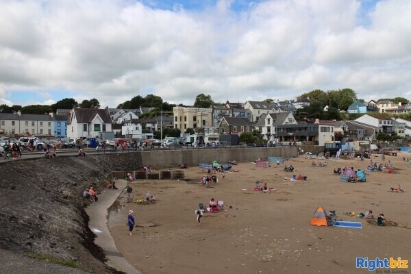 SAUNDERSFOOT BEACH FRONT - TRADITIONAL PUB OVERLOOKING SAUNDERSFOOT BEACH Photo 4