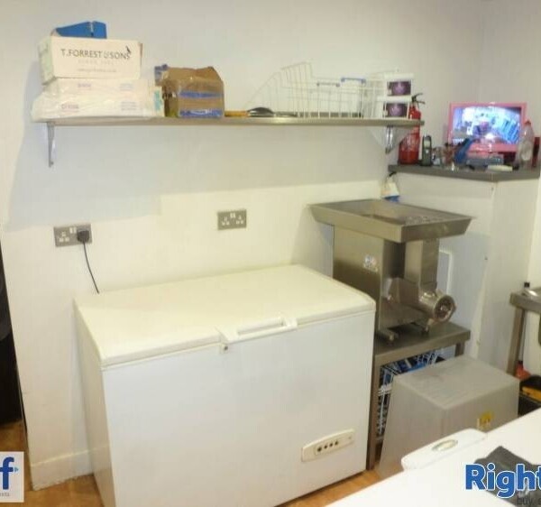 PET FOOD PRODUCTION & RETAIL SUPPLY Photo 4