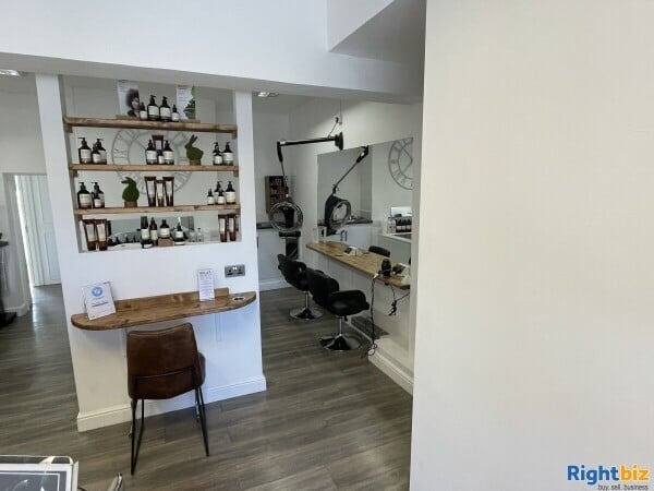 Well Established Hair Salon Photo 4