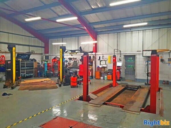Freehold: Established Spacious Car Garage and Mot testing Centre in Prime Location, Vehicle Repair Photo 4