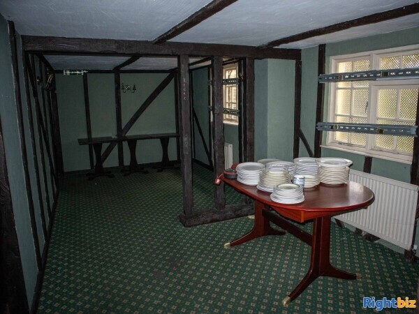 ESSEX - COUNTRY VILLAGE PUB FOR SALE Photo 4