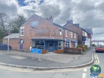 LICENSED BAR: LONGTON, PRESTON: Photo 4