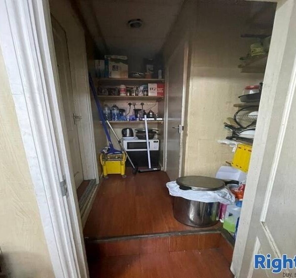 Well established Mobile phone, Vaping shop & Men’s hairdressers For Sale Photo 4