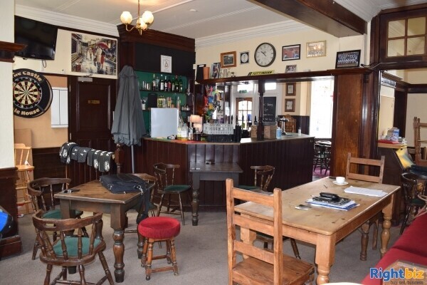 FREE OF TIE FREEHOUSE PUB/RESTAURANT WORTHING, WEST SUSSEX LOW OVERHEADS Photo 4