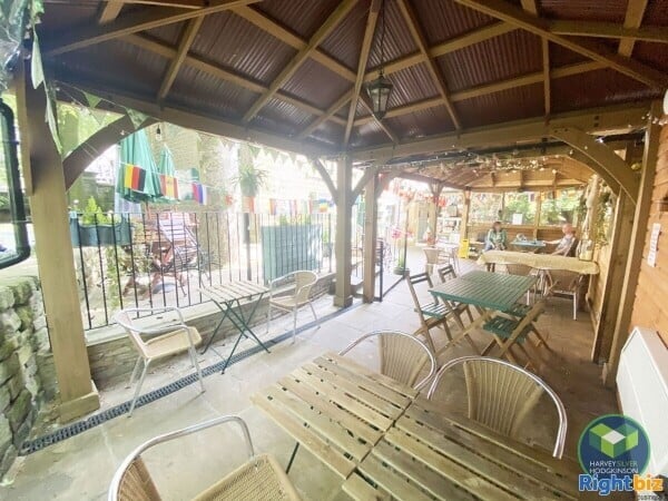 CAFE: UPPERMILL: Photo 4