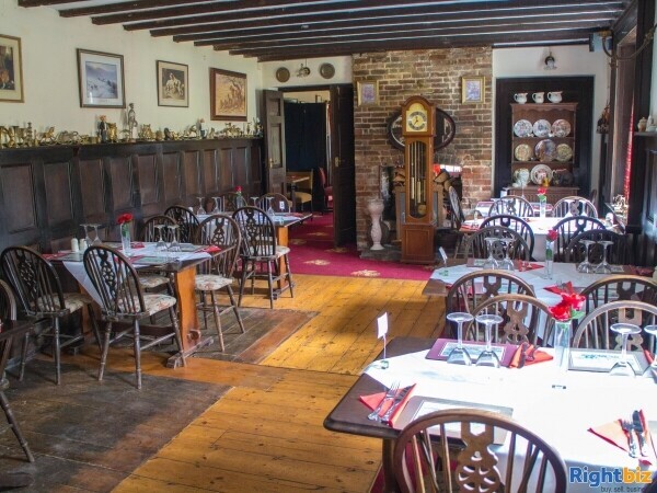 HAMPSHIRE - QUINTESSENTIAL PUB Photo 4