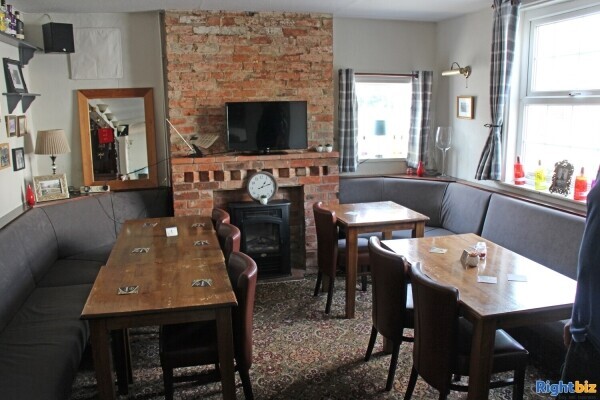 LINCOLNSHIRE - PUBLIC HOUSE Photo 4