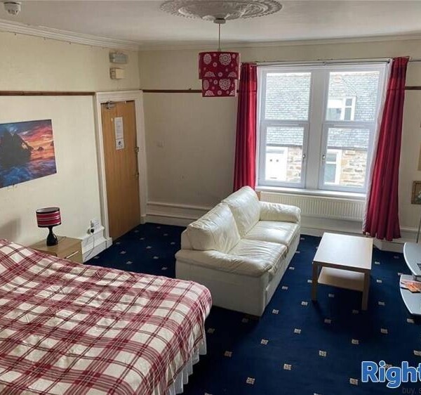 Public Bar and Guest House - Morayshire Photo 4