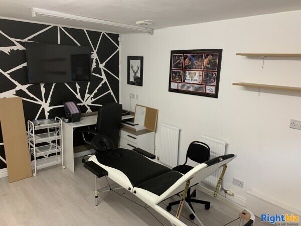 Renovated, staffed, Successful barber shop Photo 4