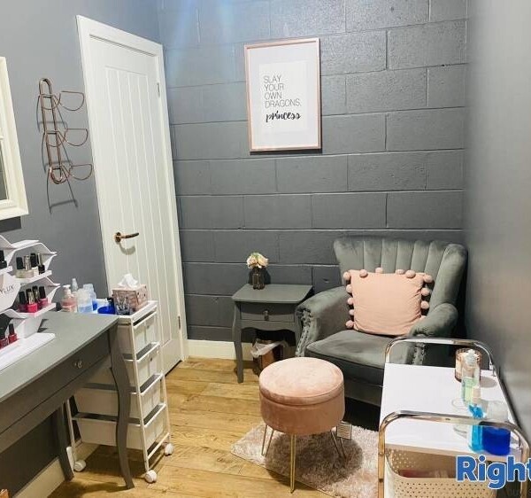 Well-Equipped Beauty Salon in Cumbria Photo 4