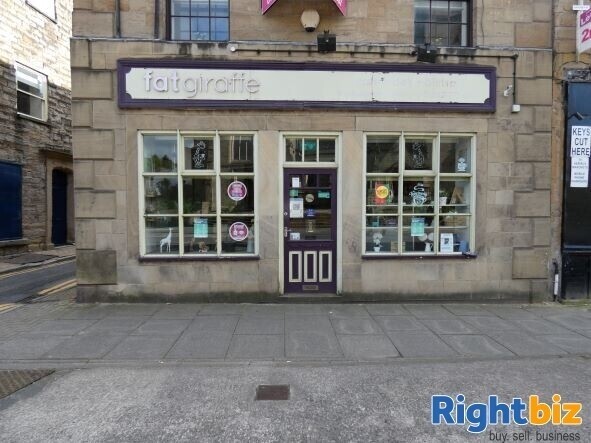 Licensed Cafe Burnley Photo 4